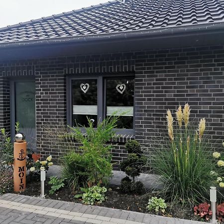 Ferienwohnung Am Dock Apen エクステリア 写真